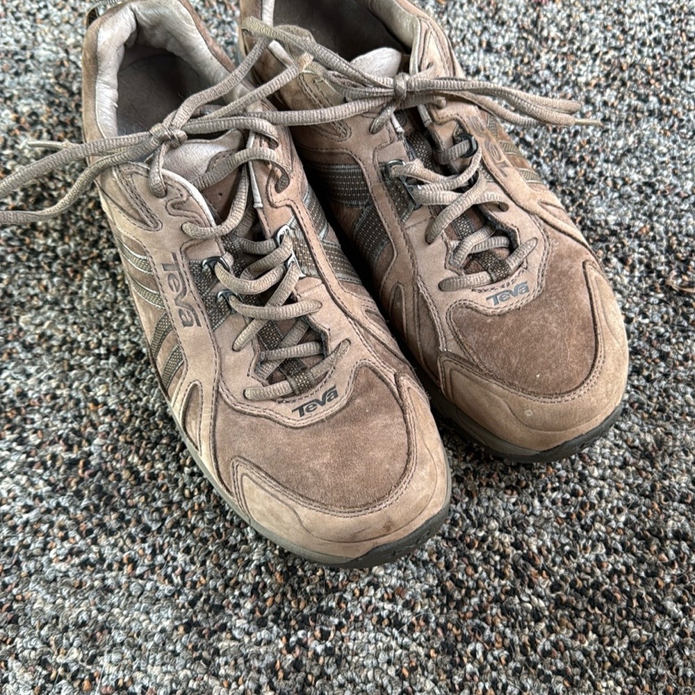 Teva Brown Athletic Shoes Versatile and Durable